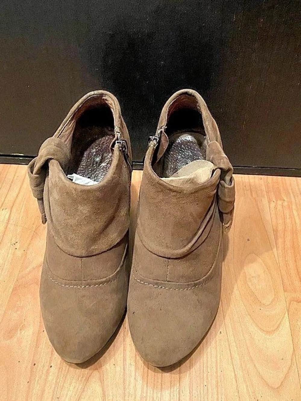 Y2K Women’s Vintage Grey Suede ankle booties